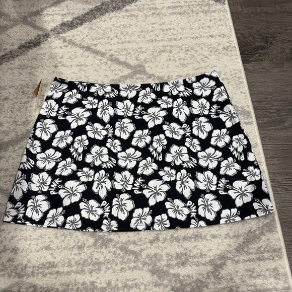 NWT Victoria Secret PINK Black and White Floral Swim Skirt - Picture 4 of 12
